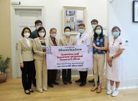 ขอขอบพระคุณ คุณอรัญญา ทวีลาภาภรณ์ และคณะ มอบเงินบริจาคจำนวน 150,000 บาท พร้อมเครื่องวัดอุณหภูมิ จำนวน 6 เครื่อง เพื่อสนับสนุนการดำเนินงานของศูนย์ความเป็นเลิศทางการแพทย์ด้านโรคตับ โดยมี รศ.ดร.นพ.ปิยะวัฒน์ โกมลมิศร์ หัวหน้าศูนย์ความเป็นเลิศทางการแพทย์ด้านโรคตับ และคุณนันทิยา ศรีสุนทร รับมอบ ณ ตึกวชิรุณหิศ โรงพยาบาลจุฬาลงกรณ์ สภากาชาดไทย