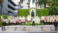 ศูนย์ความเป็นเลิศทางการแพทย์ด้านโรคตับ ร่วมพิธีวางพวงมาลาถวายราชสักการะพระบรมราชานุสาวรีย์ พระบาทสมเด็จพระปรเมนทรมหาอานันทมหิดล รัชกาลที่ ๘ เพื่อน้อมรำลึกในพระมหากรุณาธิคุณ เนื่องในวันอานันทมหิดล ณ พระบรมราชานุสาวรีย์ รัชกาลที่ ๘ อาคาร อปร คณะแพทยศาสตร์ จุฬาลงกรณ์มหาวิทยาลัย