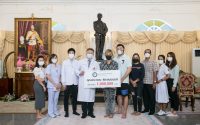 เช้าวันพุธที่ 15 ธันวาคม 2564  ศูนย์ความเป็นเลิศทางการแพทย์ด้านโรคตับขอขอบพระคุณ คุณประกอบ รักเสมอวงศ์ และครอบครัว เดินทางมามอบเงินบริจาคจำนวน 1 ล้านบาท เพื่อสนับสนุนการทำงานของศูนย์ความเป็นเลิศทางการแพทย์ด้านโรคตับ โดยมี รศ.ดร.นพ.ปิยะวัฒน์ โกมลมิศร์ หัวหน้าศูนย์ความเป็นเลิศทางการแพทย์ด้านโรคตับ พร้อมด้วย นพ.ศุภพัชญ ศรีภูษณาพรรณ และเจ้าหน้าที่ รับมอบ ณ ศาลาทินทัต โรงพยาบาลจุฬาลงกรณ์ สภากาชาดไทย